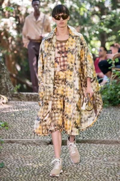 Look 26